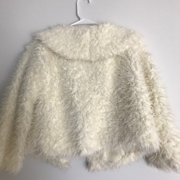 White faux fur coat - Picture 4 of 6